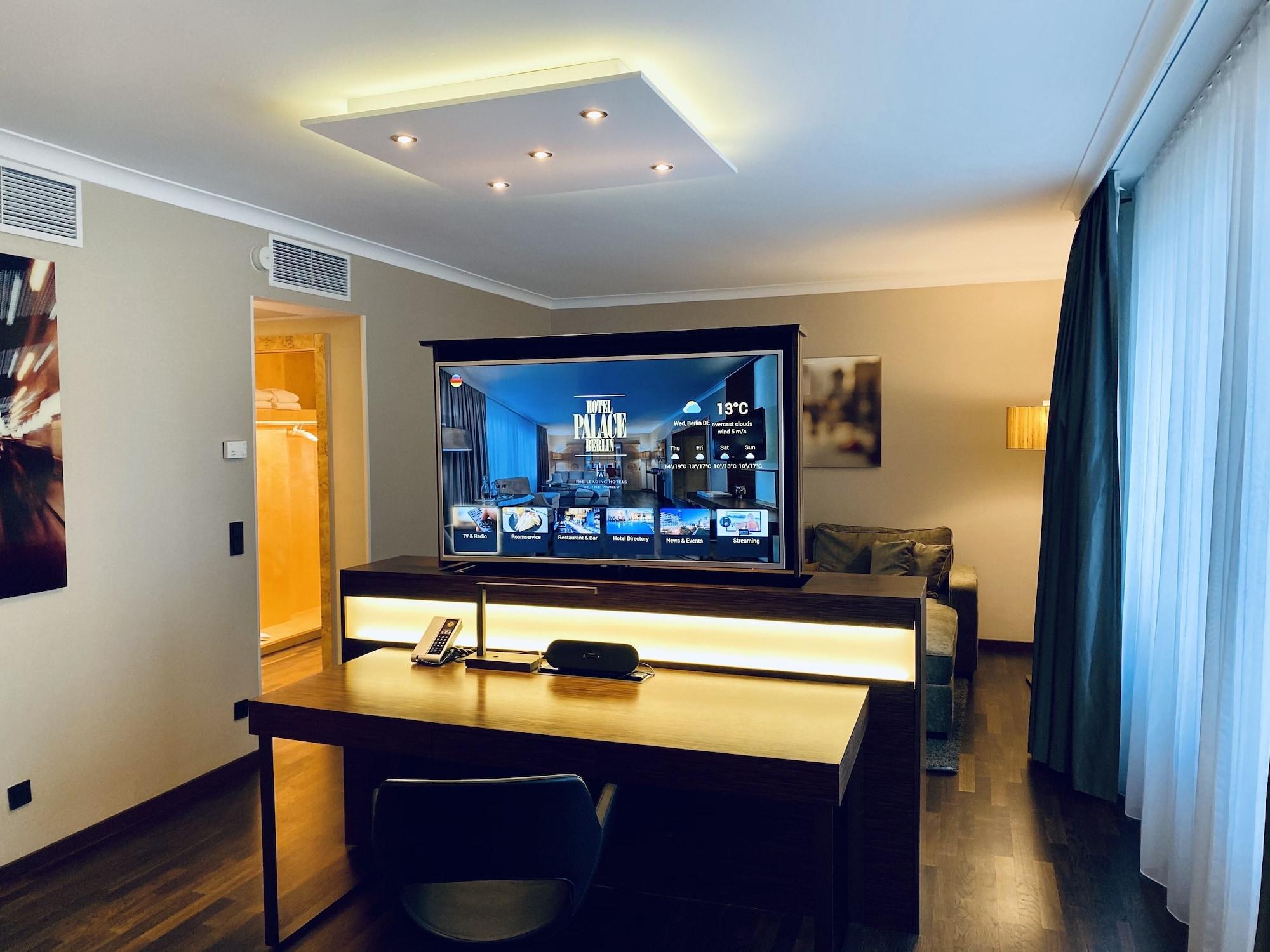Отель Palace 5*